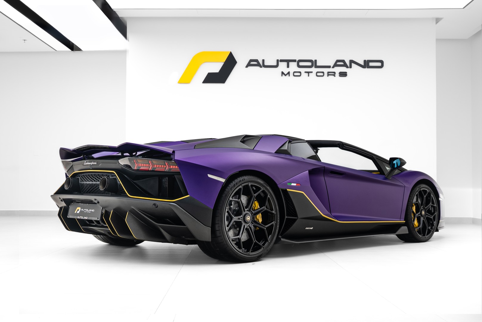 2022 LAMBORGHINI AVENTADOR ULTIMAE 01 OF 250. FULL CARBON